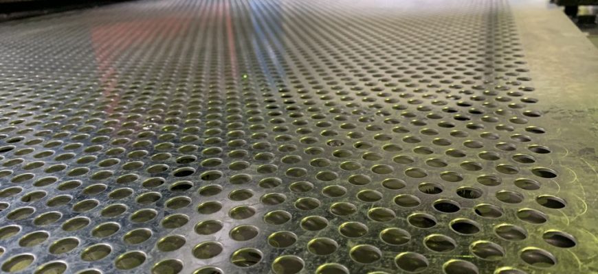 Перфорация металла: суть технологии и её применение